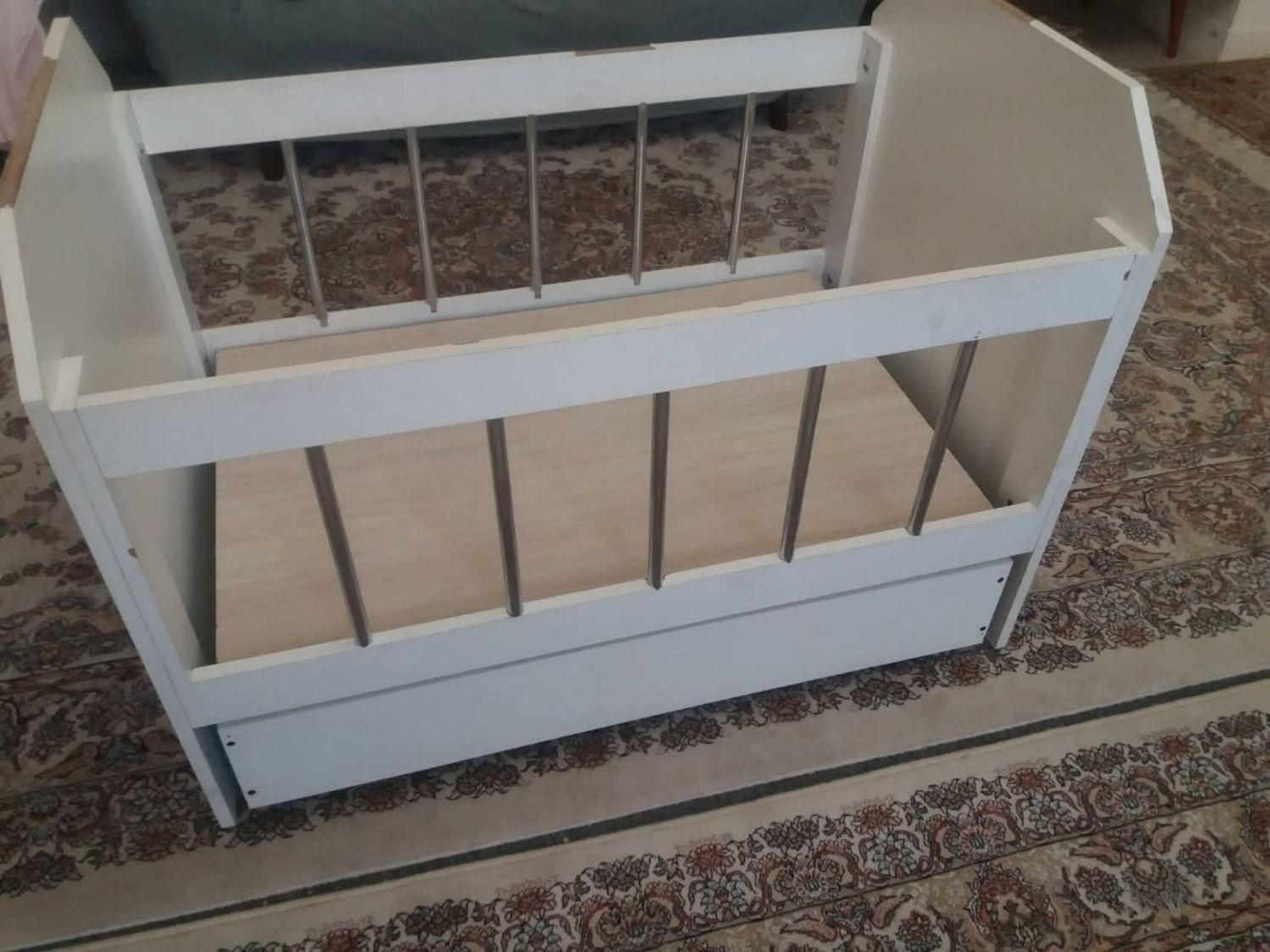 تخت نوزاد گهواره ای|تخت و صندلی بچه|اراک, |دیوار