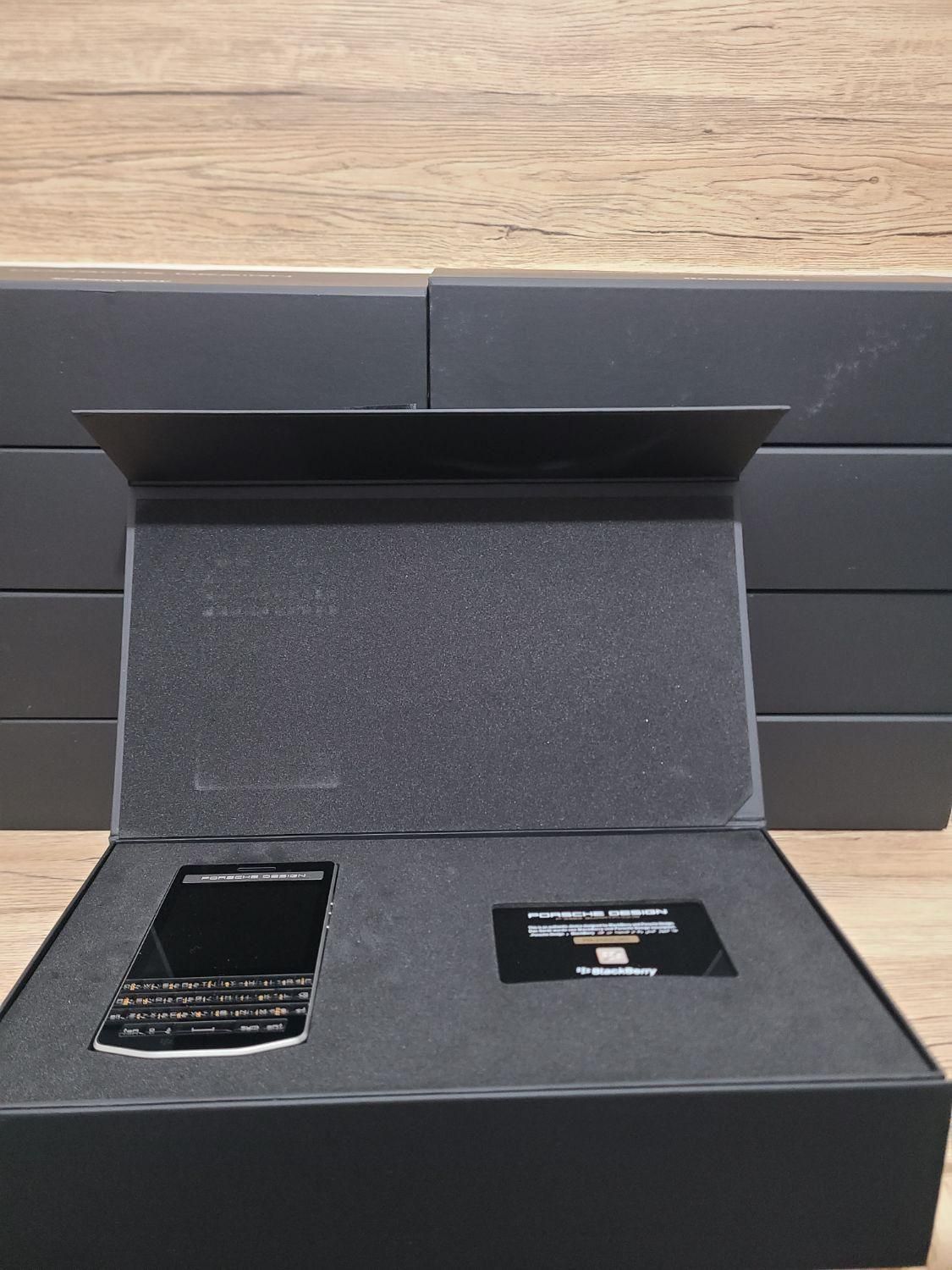 بلک‌بری Porsche Design P'9983 اکبند مناسب مدیران|موبایل|تهران, میدان ولیعصر|دیوار