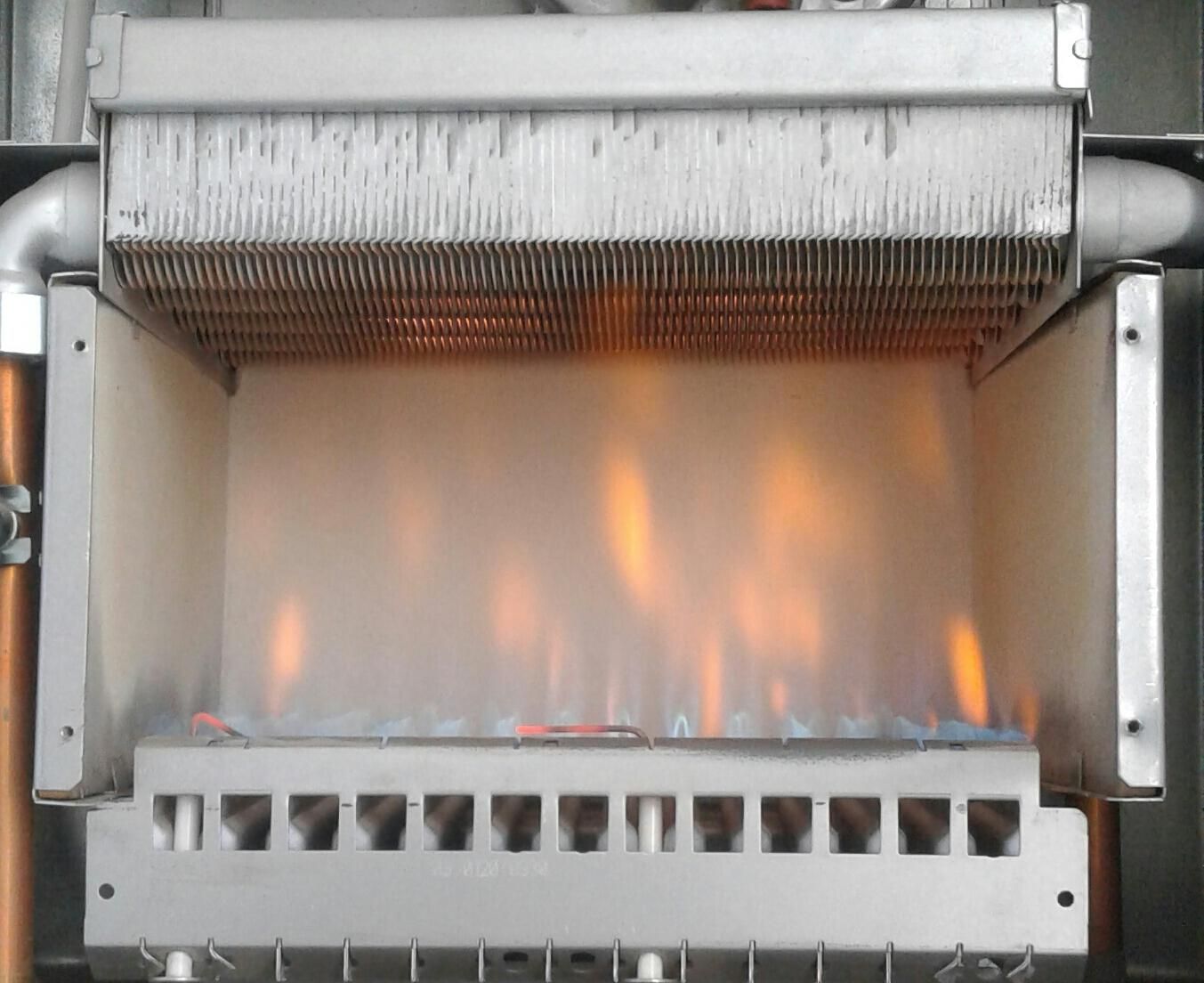 تعمیرات تخصصی پکیج آبگرمکن و بخاری اجاقگاز درمنزل|خدمات پیشه و مهارت|زنجان, |دیوار