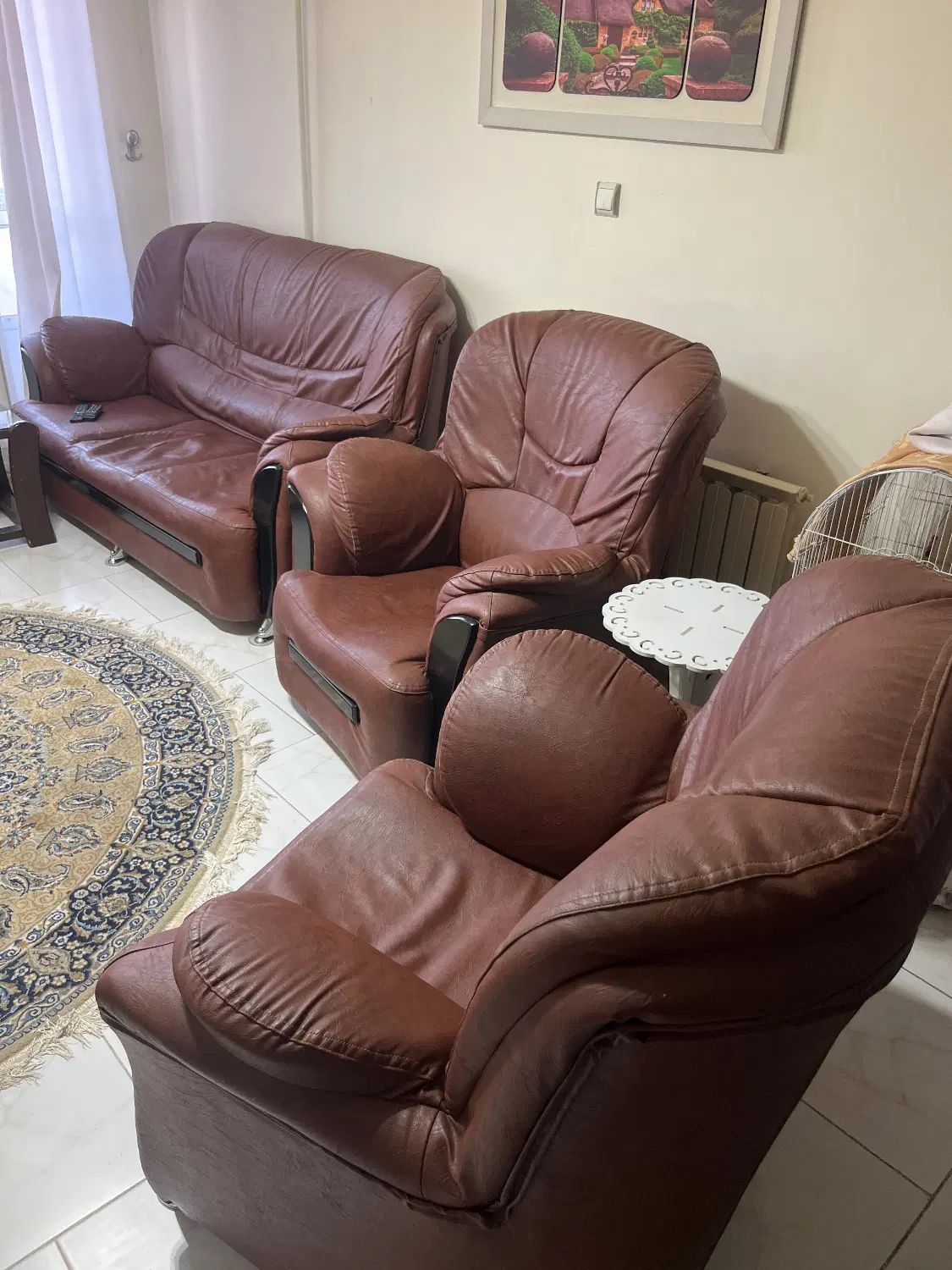 مبل چرم|مبلمان خانگی و میز عسلی|رشت, خمیران زاهدان|دیوار
