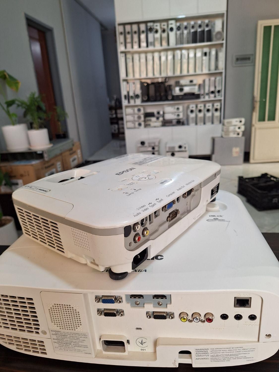 ویدیوپروژکتورسینمایی قابل حمل اپسونx9|تلویزیون و پروژکتور|نیشابور, امام خمینی|دیوار