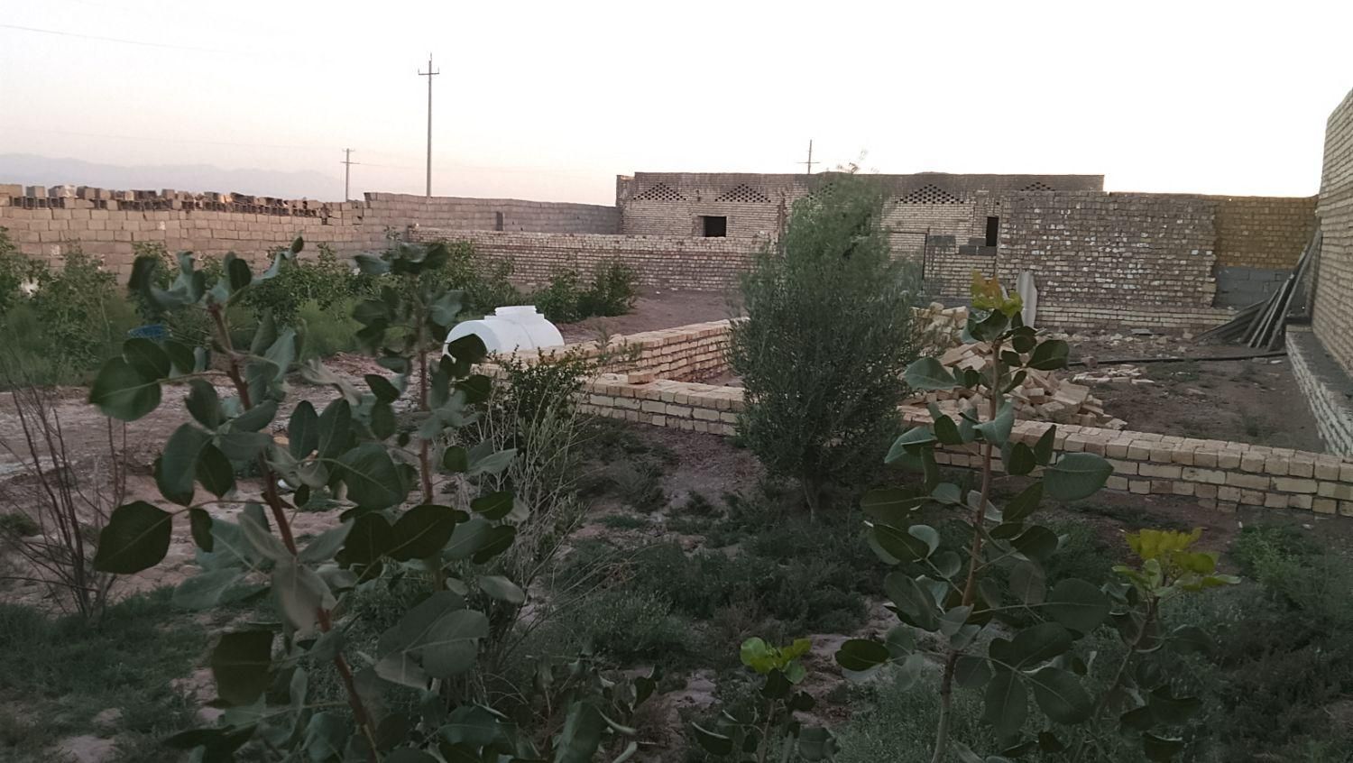 قلعه‌و‌باغچه‌در‌روستای‌سراجه|فروش زمین و ملک کلنگی|قم, سراجه|دیوار