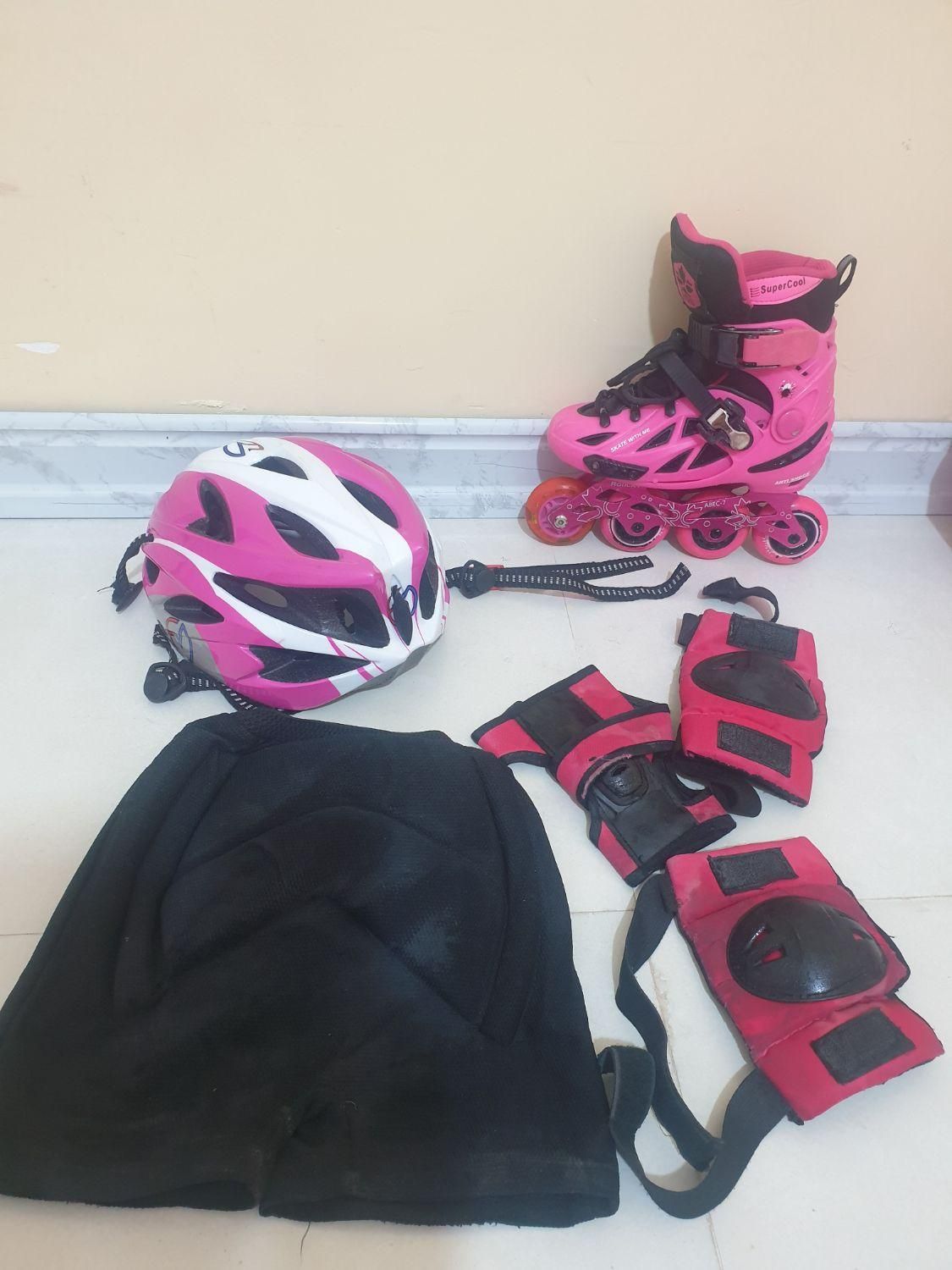 کفش کلاه زانوبندودستبندوشلوارک اسکیت|دوچرخه، اسکیت، اسکوتر|شیراز, کوهسار|دیوار