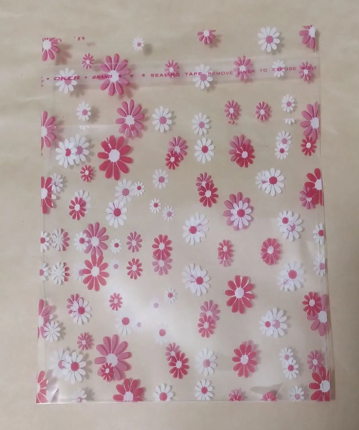 پخش سلفون چسبی طرحدار جهت بسته بندی کوکی و شیرینی|ظروف نگهدارنده، پلاستیکی، یک‌بارمصرف|تهران, تهرانپارس غربی|دیوار