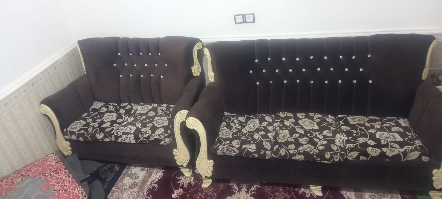 مبل راحتی ۷نفره در حد نو|مبلمان خانگی و میز عسلی|بم, |دیوار