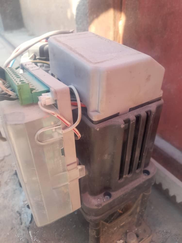 درب اتوماتیک، کرکره برقی، درب بازویی و ریلی|مصالح و تجهیزات ساختمان|خمینی‌شهر, |دیوار