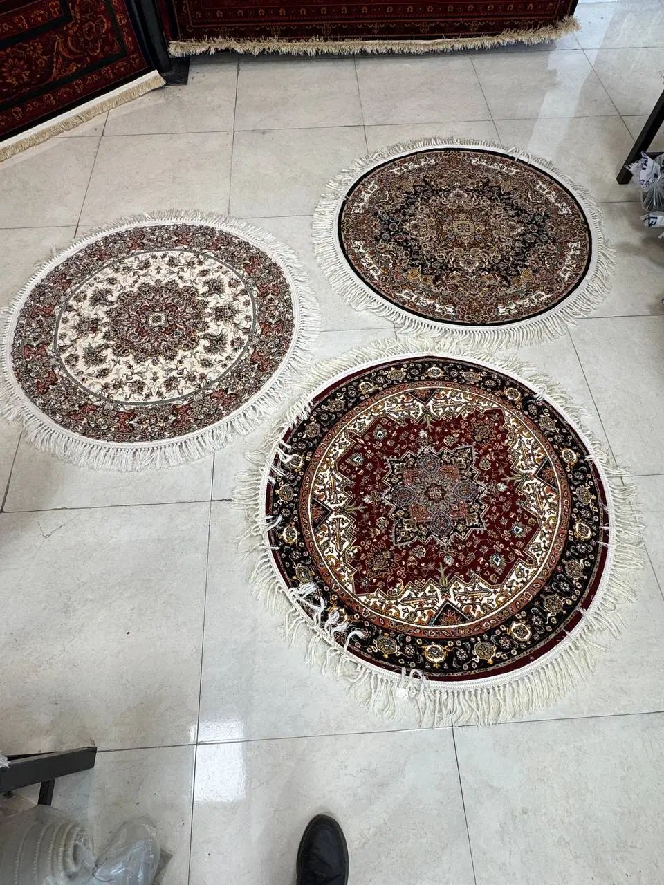 فرش ماشینی دایره (سرای فرش آوین)|فرش|تبریز, |دیوار