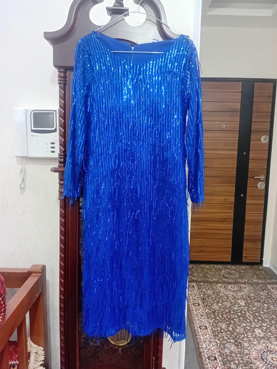 لباس مجلسی|لباس|شیراز, کوی طلاب|دیوار