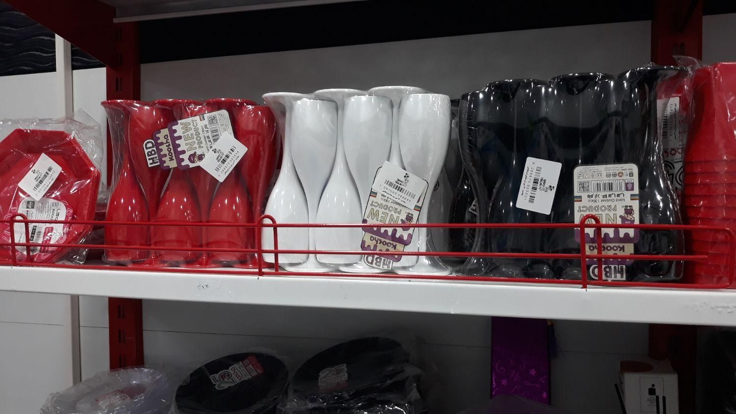 فروش ظروف یکبار مصرف با قیمت مناسب|ظروف نگهدارنده، پلاستیکی، یک‌بارمصرف|کرمان, |دیوار