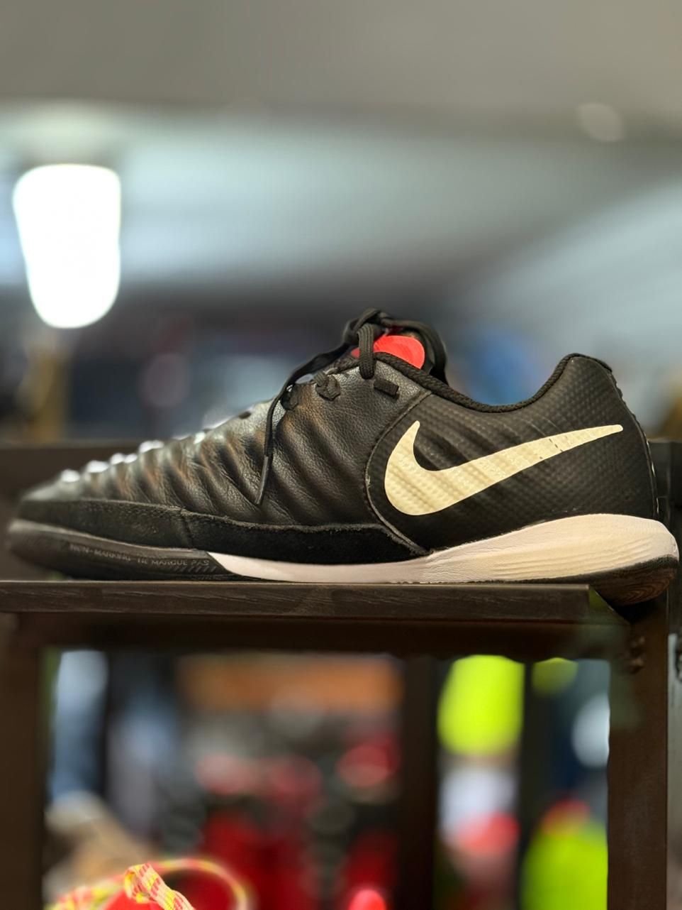 کفش فوتسال حرفه‌ای برندهای اورجینال|کیف، کفش، کمربند|زابل, |دیوار