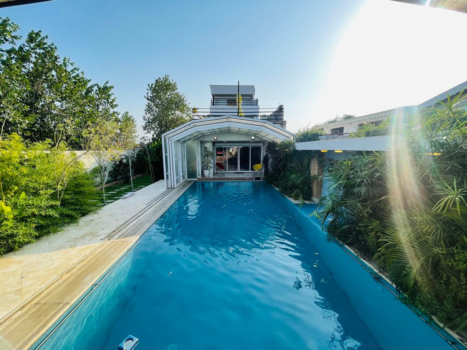 اجاره ویلا استخردار تریبلکس بر ساحل|اجارهٔ کوتاه‌مدت ویلا و باغ|بندر انزلی, چهارفریضه|دیوار