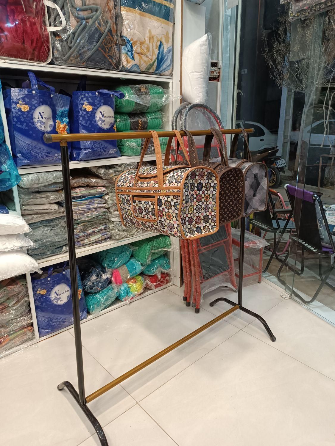 رگال نگهدارنده لباسی مدل تاشو رنگ کوره ای|مبلمان خانگی و میز عسلی|اصفهان, شاه پسند|دیوار