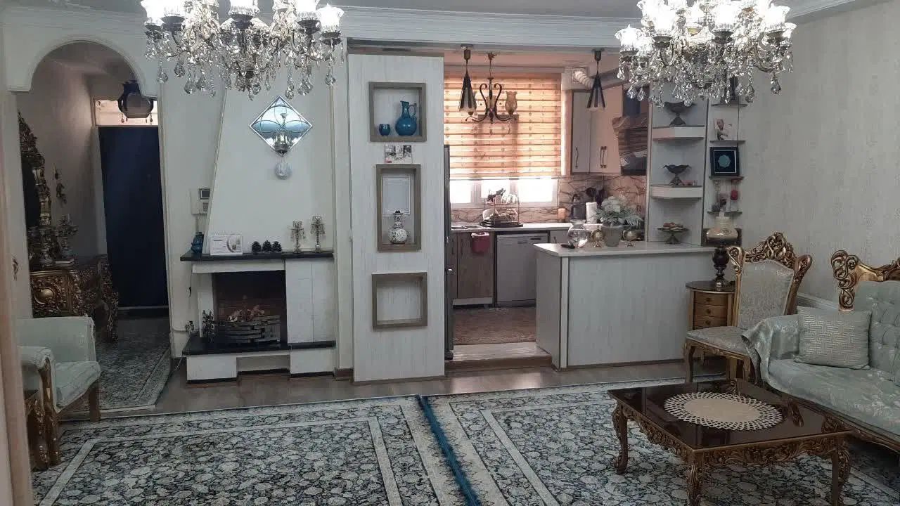 ۸۲متری/سنددار/ سه راه حافظیه/اهوراملک سلیمی|فروش آپارتمان|فردیس, فردیس|دیوار