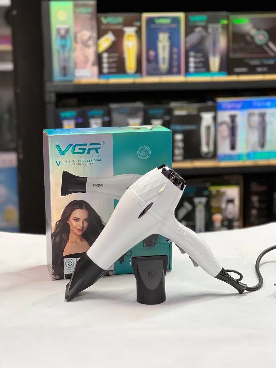 سشوار حرفه ای VGR 413 دوموتوره 2200W گارانتی|آرایشی، بهداشتی، درمانی|مشهد, آزادشهر|دیوار