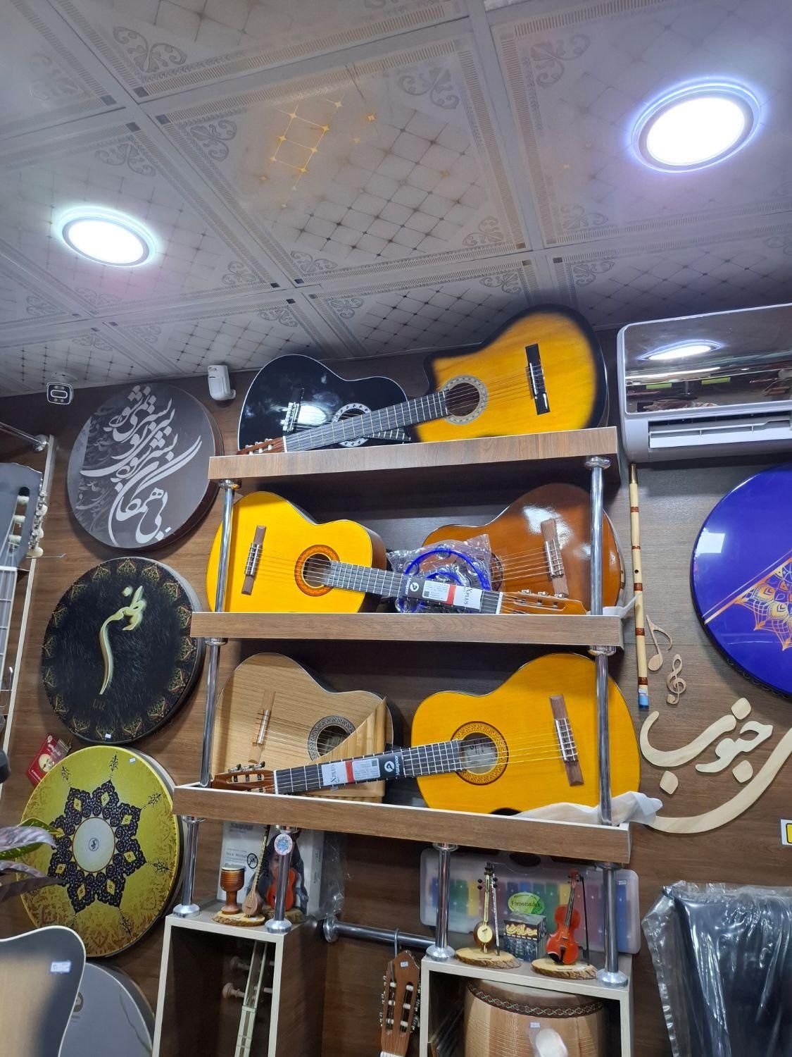 گیتار گیتار گیتار گیتار|گیتار، بیس، امپلیفایر|زاهدان, |دیوار