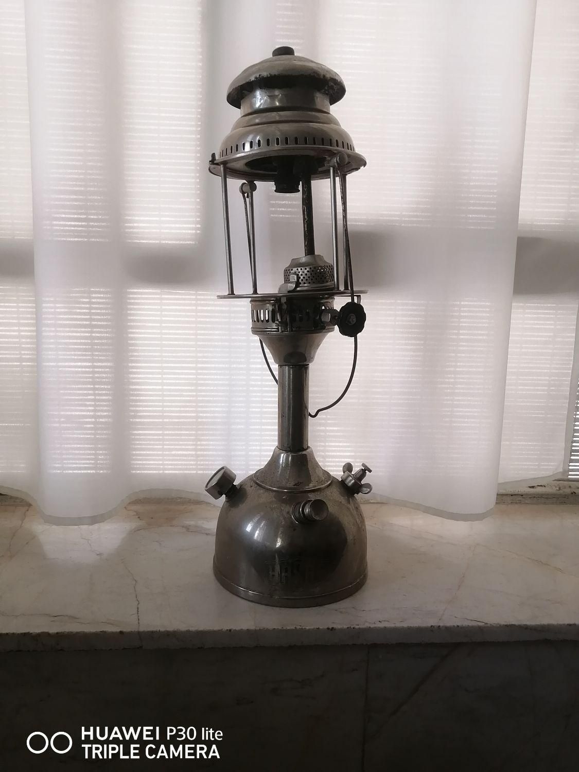 چراغ زنبوری|کلکسیون اشیاء عتیقه|قوچان, |دیوار