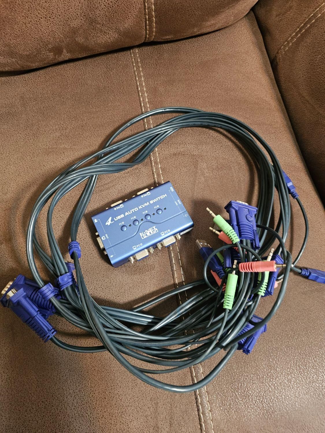 KVM 4 port vga usb همراه کابل کامل|مودم و تجهیزات شبکه|تهران, نیلوفر|دیوار
