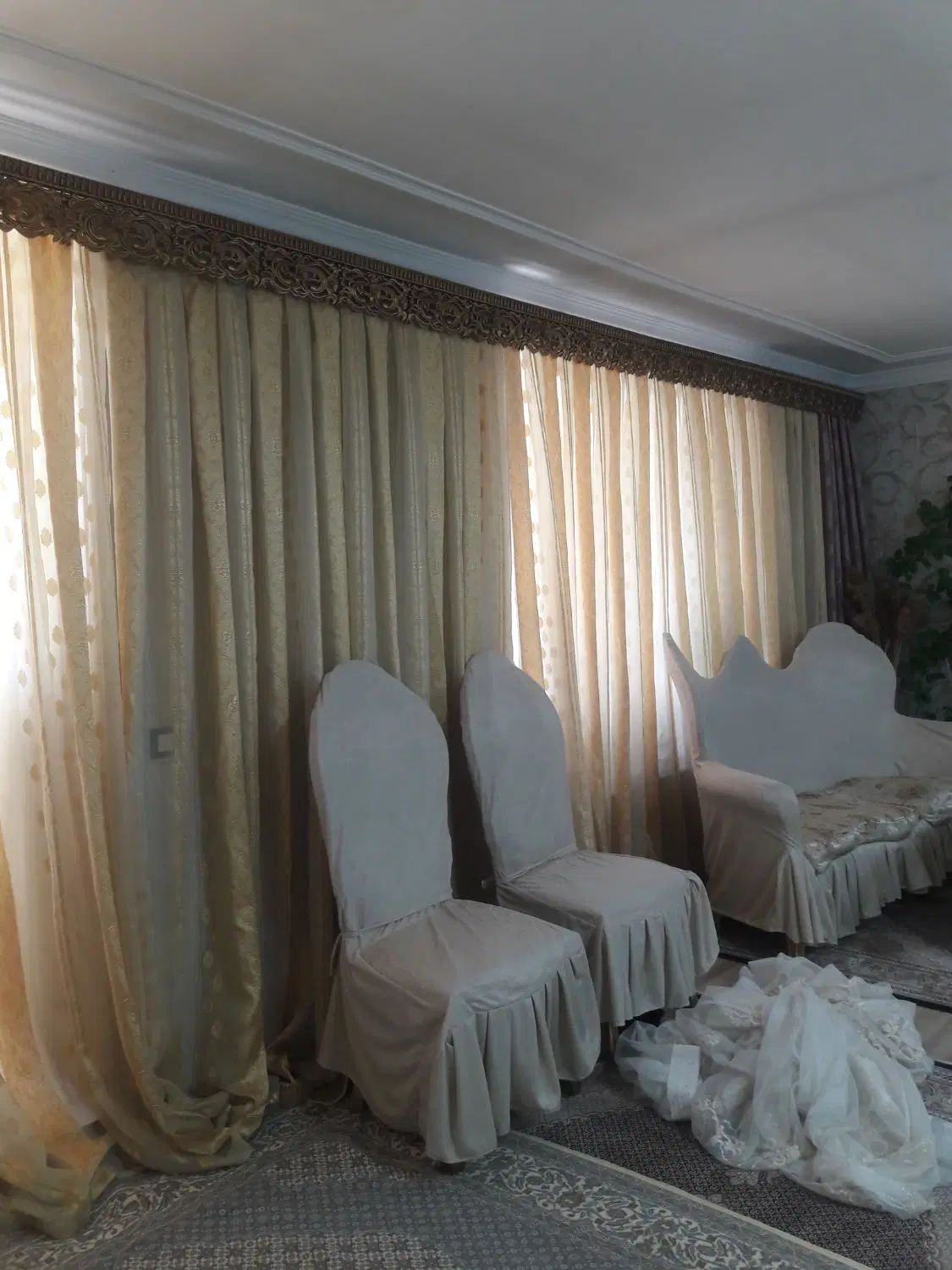 پرده حریر طلایی راه راه|پرده، رانر، رومیزی|ارومیه, |دیوار