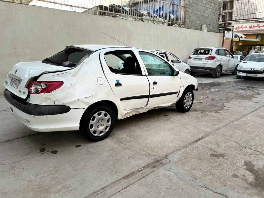 پژو 206 صندوقدار tu5 v8 مدل 93 تصادفی|خودرو سواری و وانت|شیراز, ترمینال باربری|دیوار