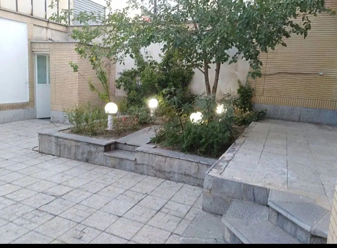 220 متر ویلایی / دربست حیات دار / دفتر کار ومسکونی|اجارهٔ خانه و ویلا|مشهد, شهرک رازی (شهرک غرب)|دیوار