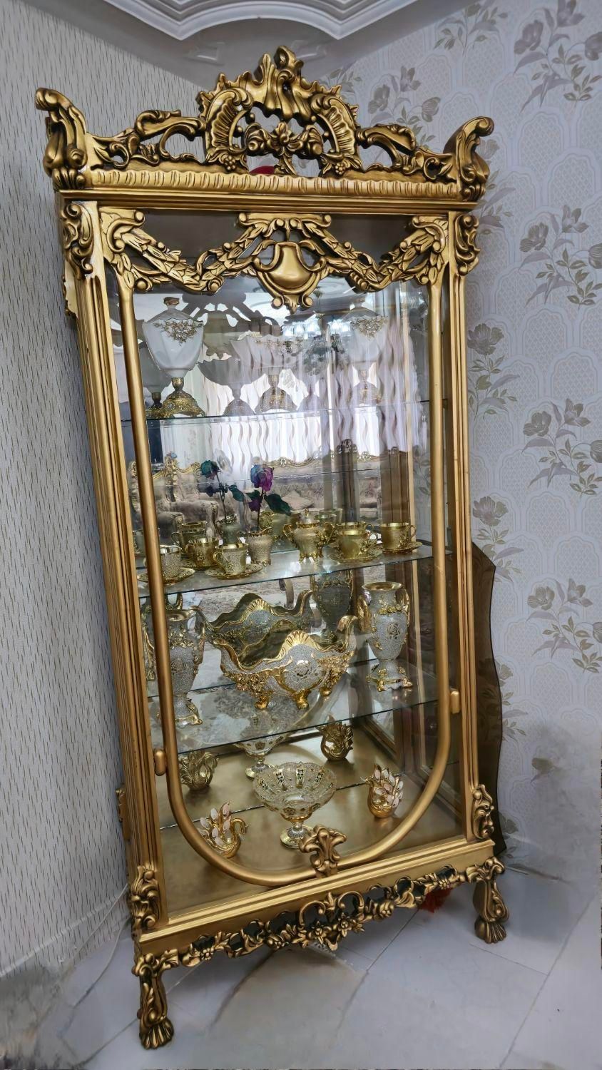 بوفه بزرگ طلایی تمام منبّت|بوفه، ویترین، کنسول|قزوین, |دیوار