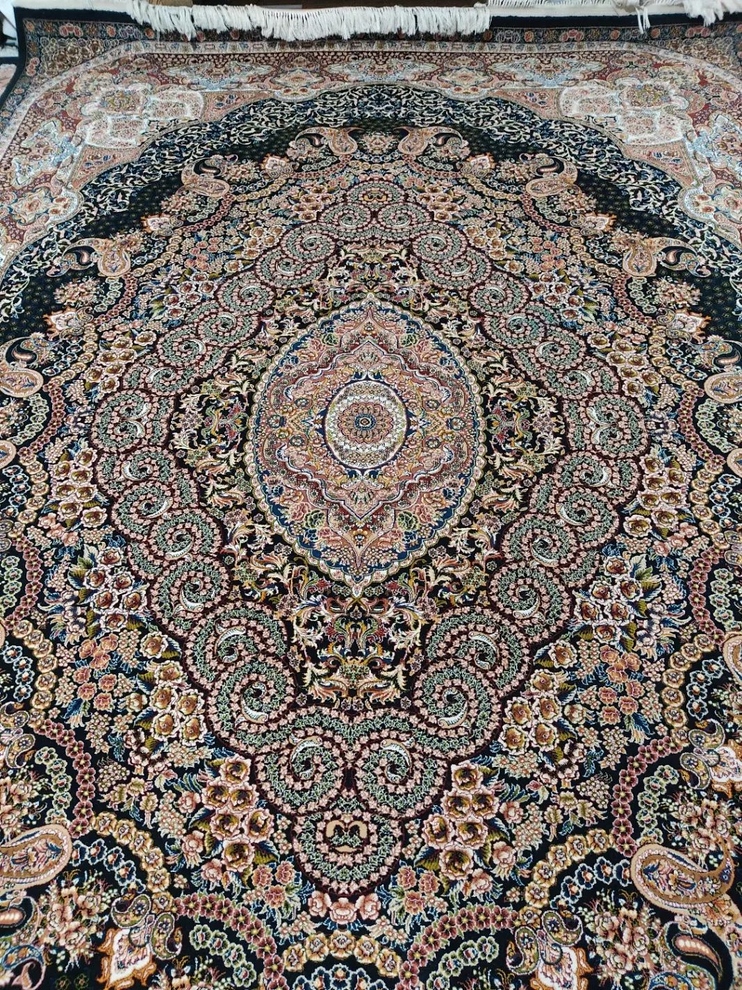یک عدد فرش ۹ متری|فرش|اصفهان, مولوی|دیوار
