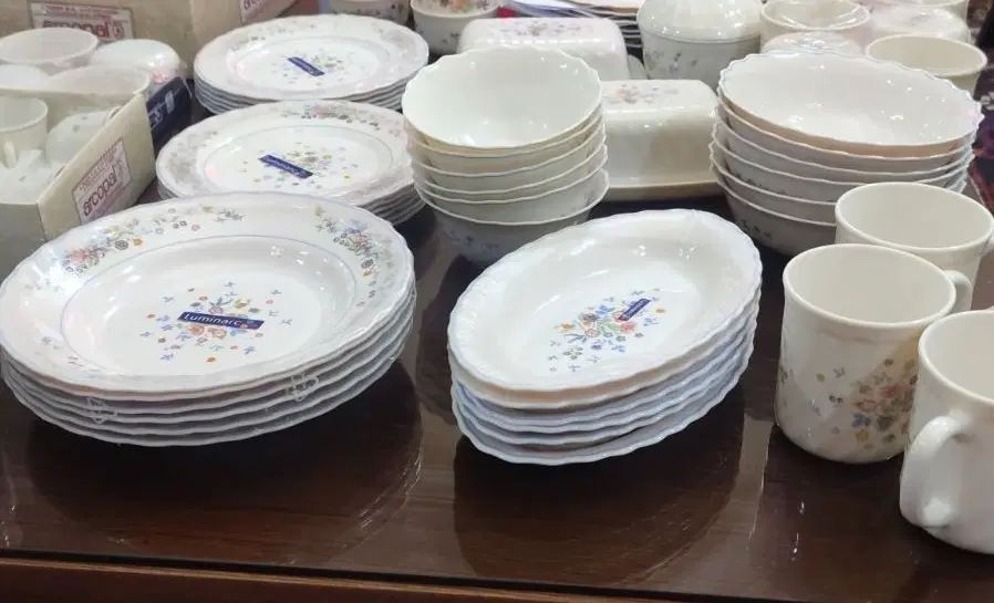 سرویس دوازده نفره ارکوپال ویکتوریا اصل فرانسه|ظروف سرو و پذیرایی|تهران, نیروی هوایی (پیروزی)|دیوار