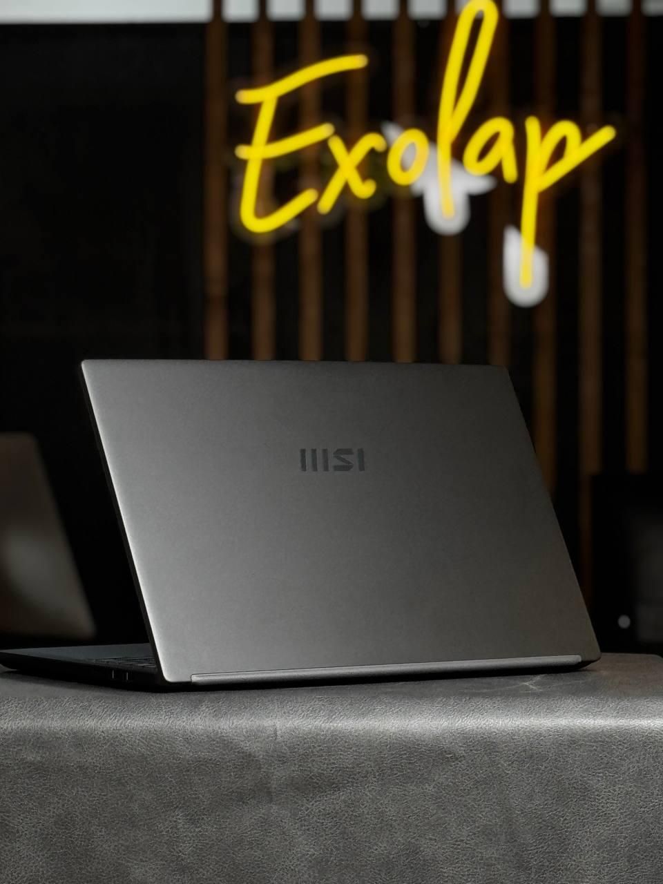 لپ تاپ MSI Ultra 9 هوش مصنوعی نسل چهاردهم Core i9|رایانه همراه|یزد, |دیوار