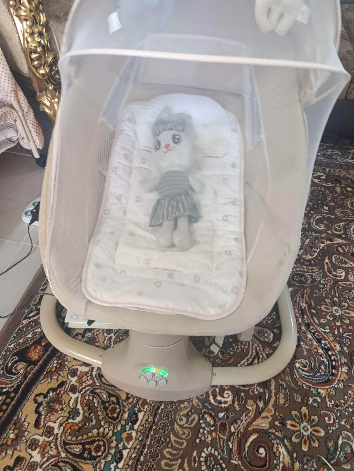 گهواره برقی مارک ماستیلا|اسباب و اثاث بچه|سبزوار, باهنر|دیوار