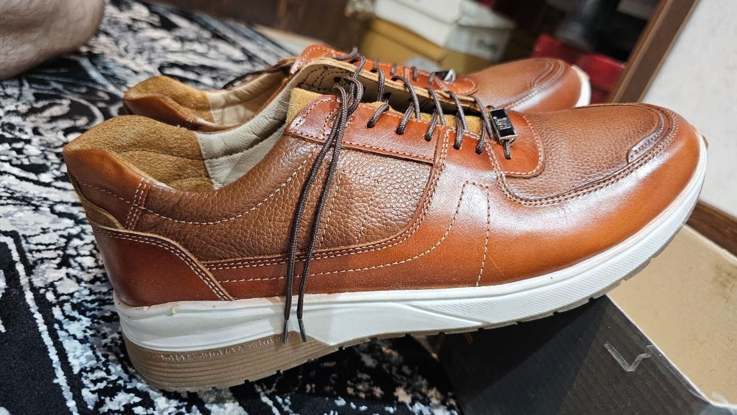 کفش راحتی مردانه چرم سایز ۴۲|کیف، کفش، کمربند|اسلام‌شهر, باغ فیض|دیوار