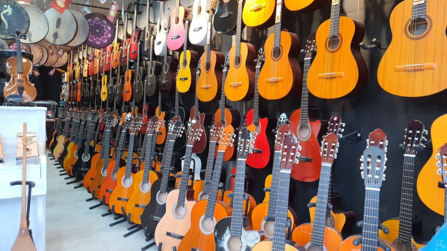 گیتار یاماها c70 و c40|گیتار، بیس، امپلیفایر|مشهد, هنرستان|دیوار