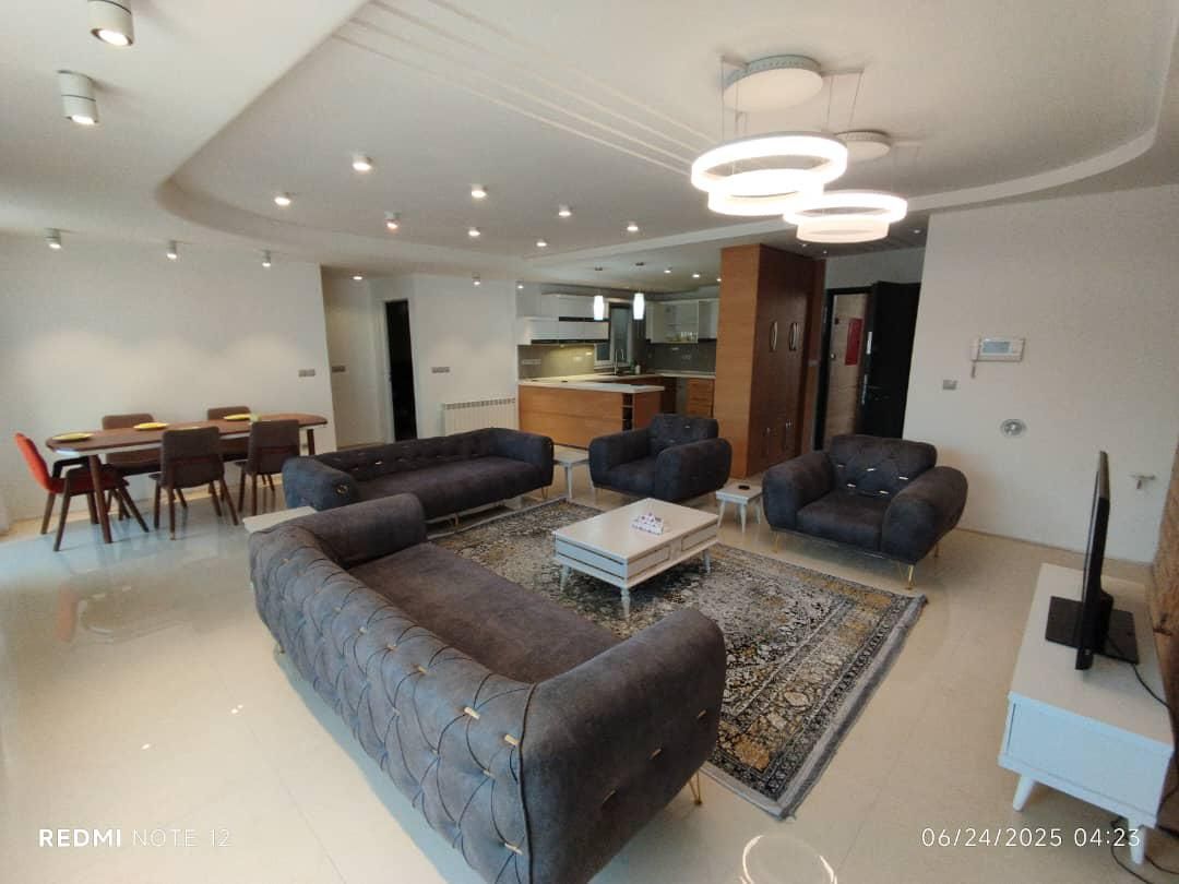 اجاره آپارتمان مبله ۹۰ متری در معالی‌آباد|اجارهٔ کوتاه‌مدت آپارتمان و سوئیت|شیراز, معالی‌آباد|دیوار