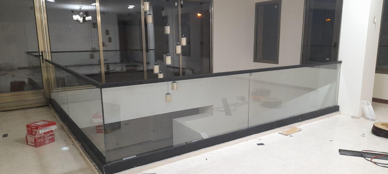 تولید و نصب شیشه سکوریت و دوجداره(قیمت کارخانه)|خدمات پیشه و مهارت|نجفآباد, شریعتی|دیوار