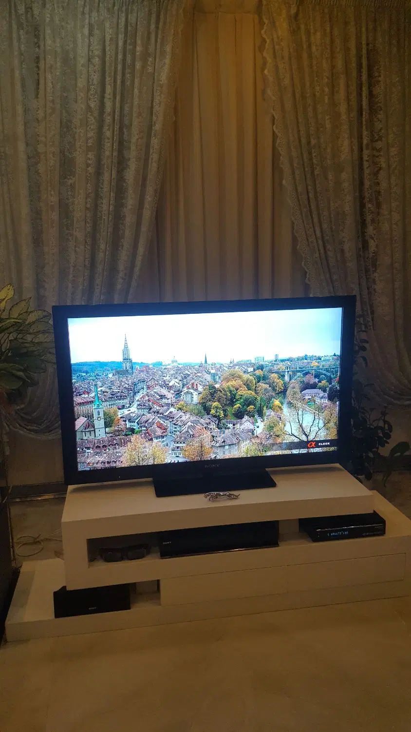 تلویزیون ۴۲ اینچ  SONY (در حد اک)|تلویزیون و پروژکتور|کرج, باغستان|دیوار