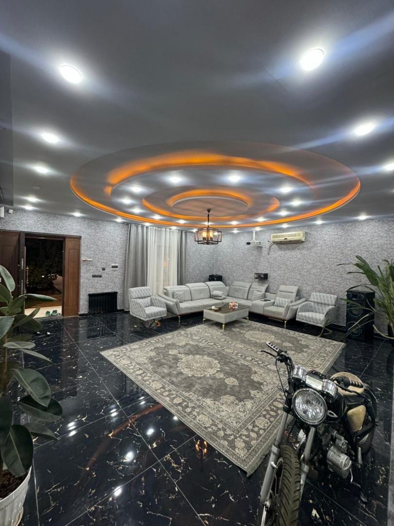 اجاره روزانه/۳خواب/استخرداخل بنا/فوتبال دستی|اجارهٔ کوتاهمدت ویلا و باغ|شهریار, شهرک شاهد|دیوار