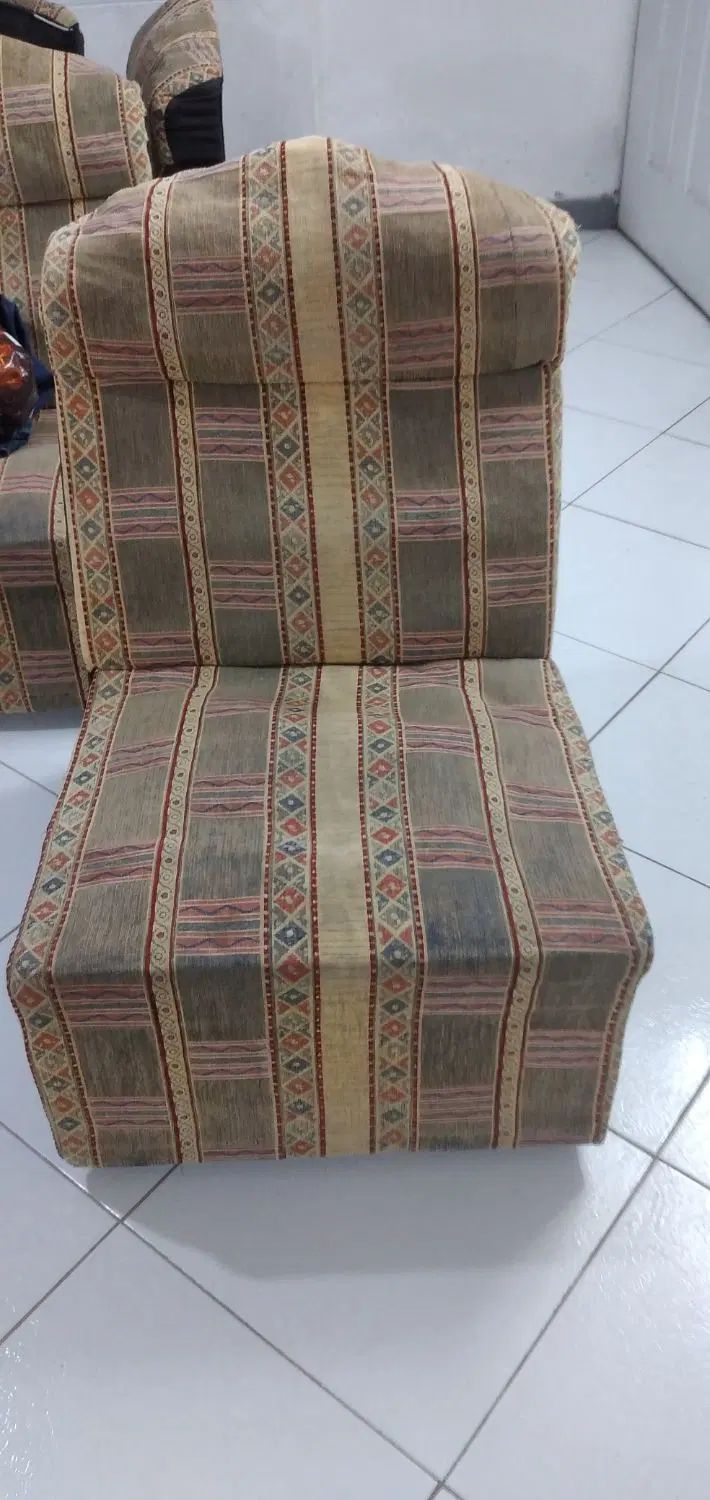 یک دست مبل هفت نفره، یک عدد کالسکه بچه به فروش|حراج|تهران, شهرک فردوس (حسینی)|دیوار