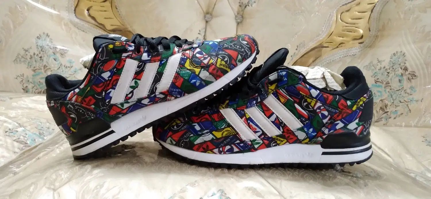 کتونی اورجینال آدیداس ZX700 پرچمی سایز ۴۰دوسوم|کیف، کفش، کمربند|تهران, شکوفه (عبدل آباد)|دیوار