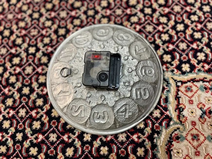 ساعت مسی دیواری انتیک عتیقه قدیمی قلمکاری نو|ساعت دیواری و تزئینی|تهران, علی‌آباد|دیوار