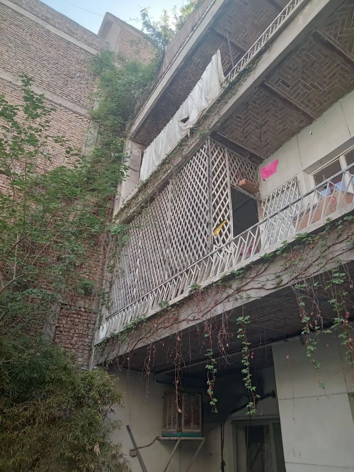 دانشگاه تهران 350 متر بر12باجواز 7طبقه|فروش زمین و ملک کلنگی|تهران, فلسطین (میدان انقلاب)|دیوار