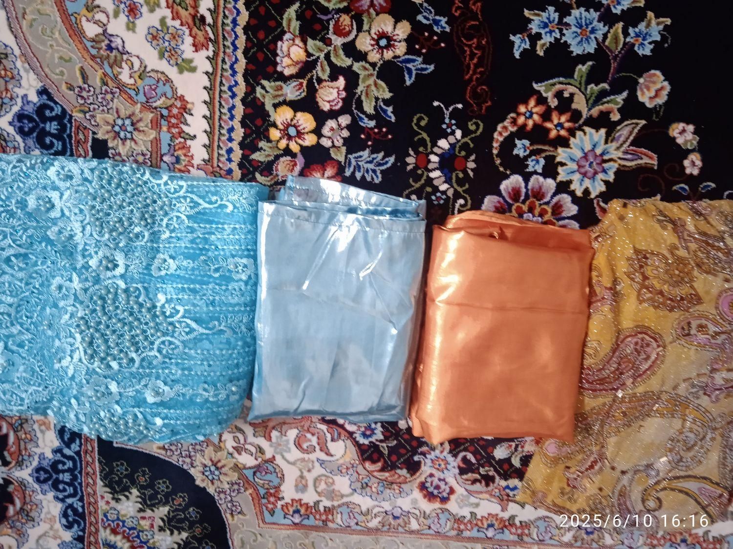 لباس کوردی سالم سایز تقریبا به ۴۴اینامیخوره|لباس|قروه, |دیوار