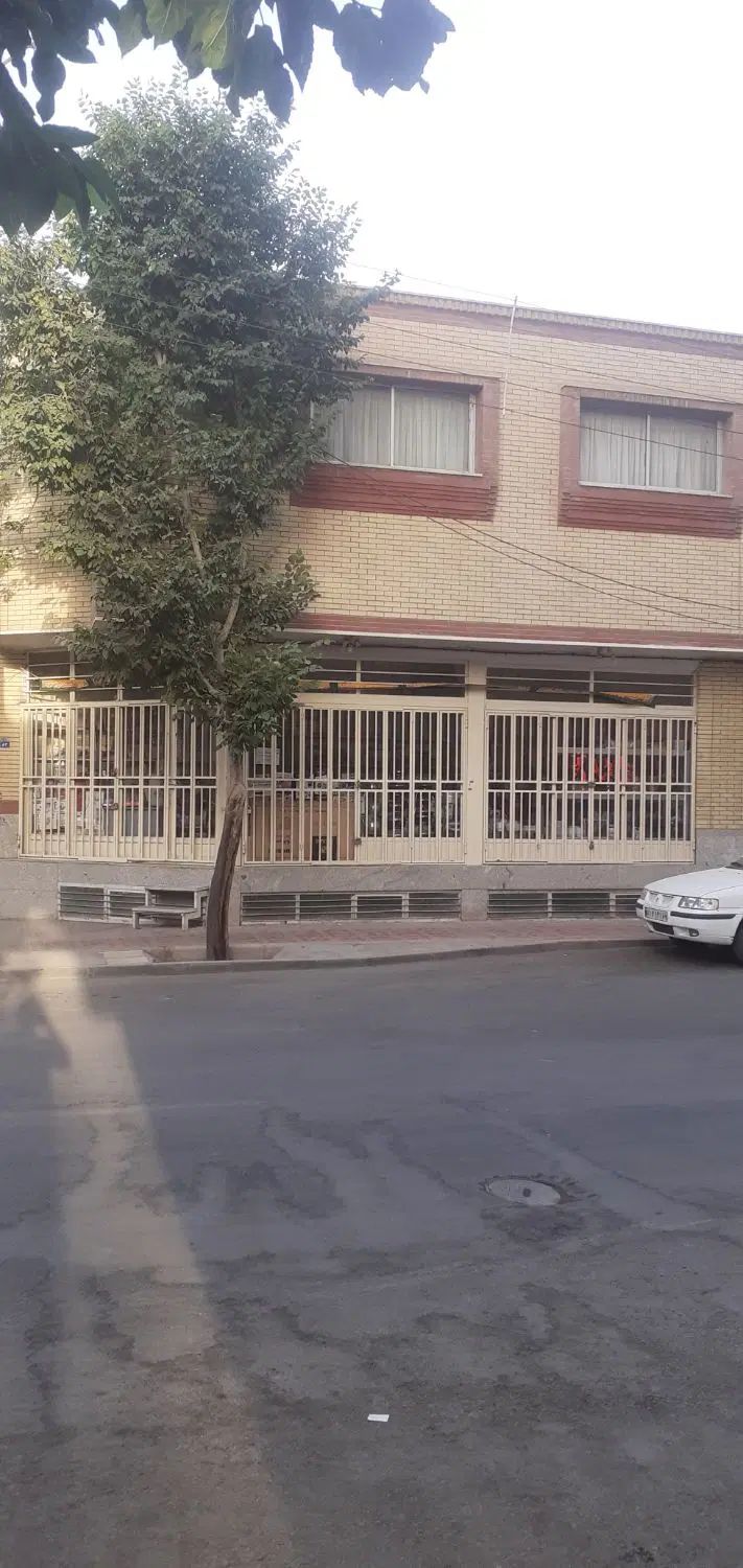 مغازه۳۵متری دو نبش بَرِ خیابان اصلی|اجارهٔ مغازه و غرفه|اصفهان, سروستان|دیوار