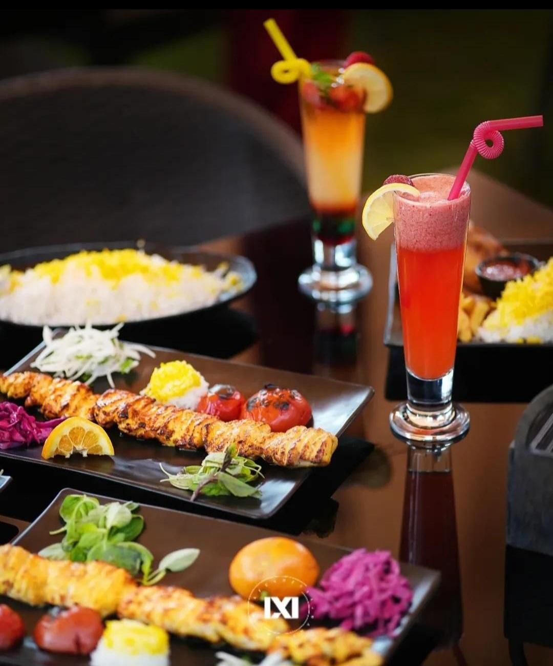 استخدام نیرو سالنکار گارسون قلیون زن...و ماهر|استخدام خدمات فروشگاه و رستوران|تهران, زعفرانیه|دیوار