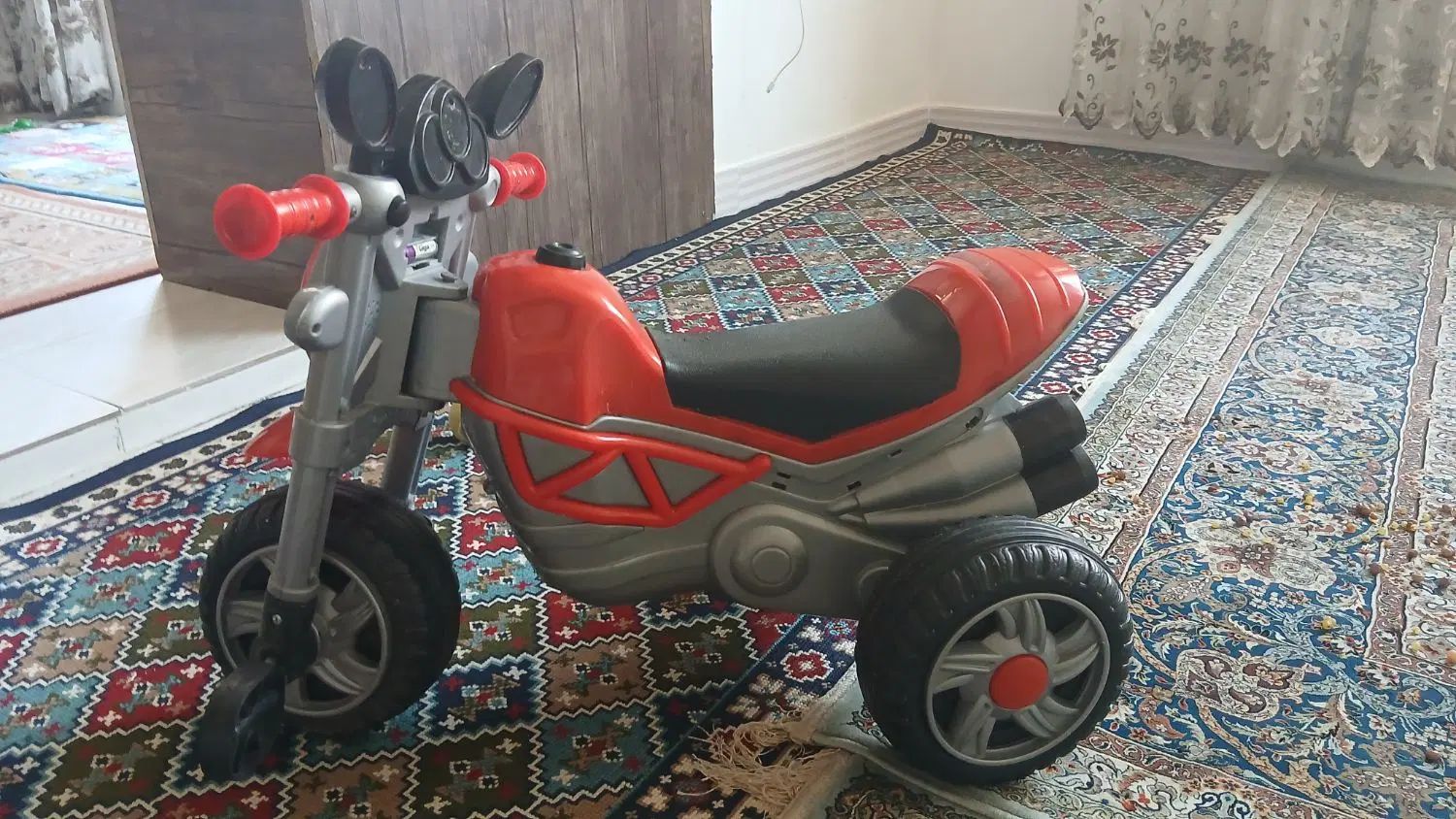 سه چرخه|اسباب‌‌بازی|کرج, کوی بعثت|دیوار