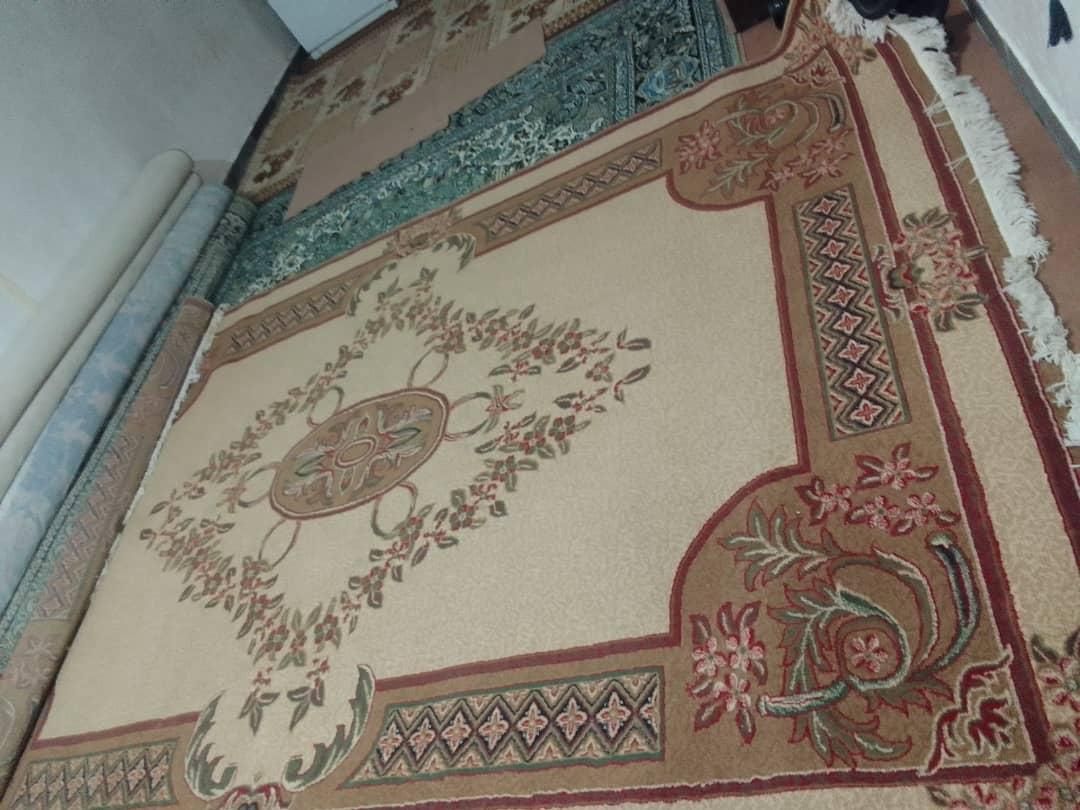 یک عدد قالی ۹متری ۱۵۰۰شانه و یک عدد راهرویی|فرش|چمران, |دیوار