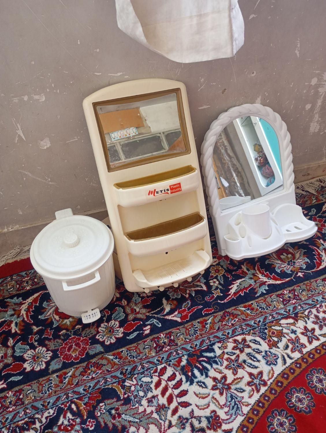 آب چکان ظرف|آب‌چکان و نظم‌دهنده ظروف|قم, سراجه (۱۵ خرداد)|دیوار