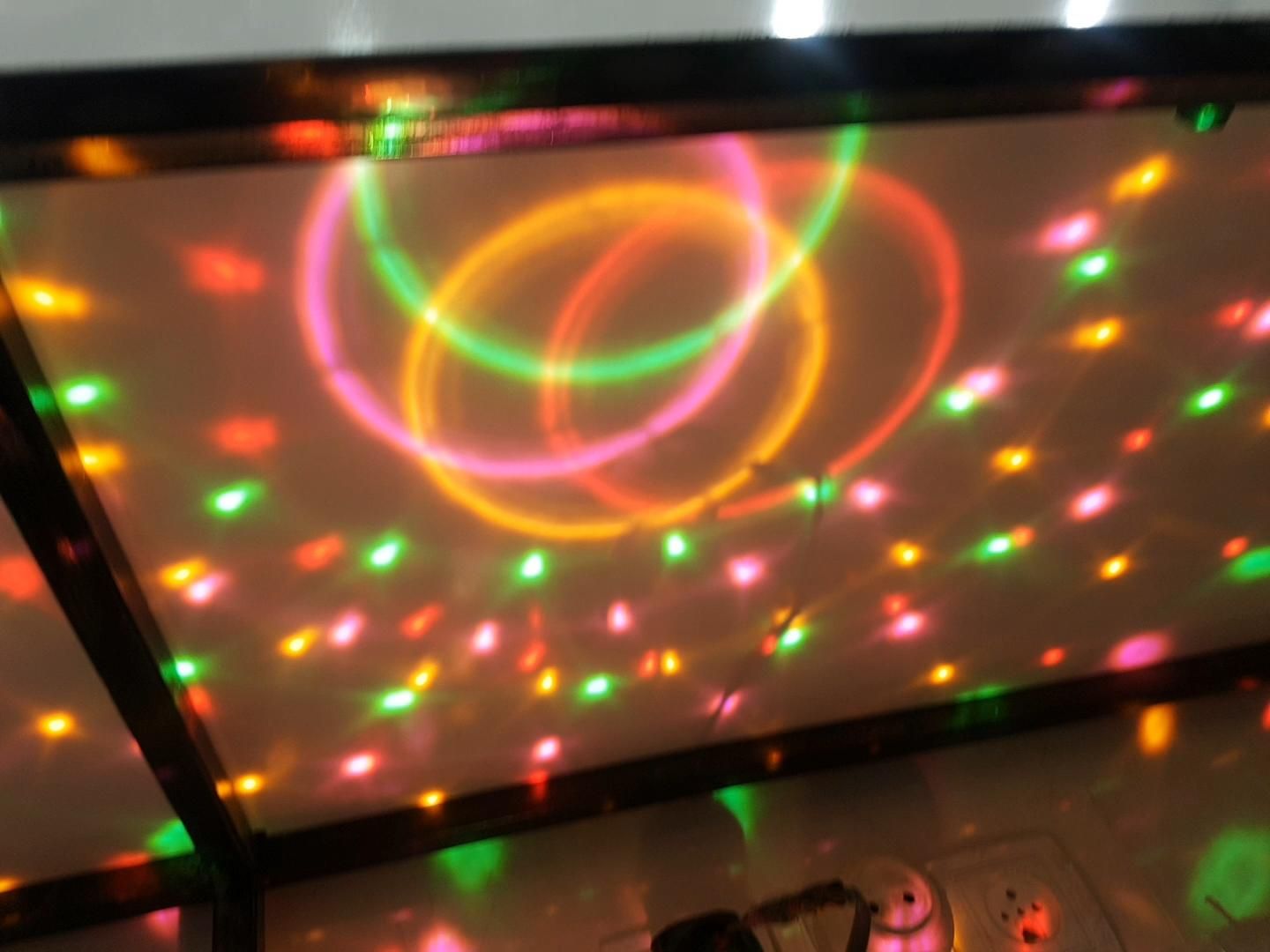 اجاره باند پروژکتور ریسه رقص نور مشعل فرش قرمز|خدمات پذیرایی، مراسم|زنجان, |دیوار