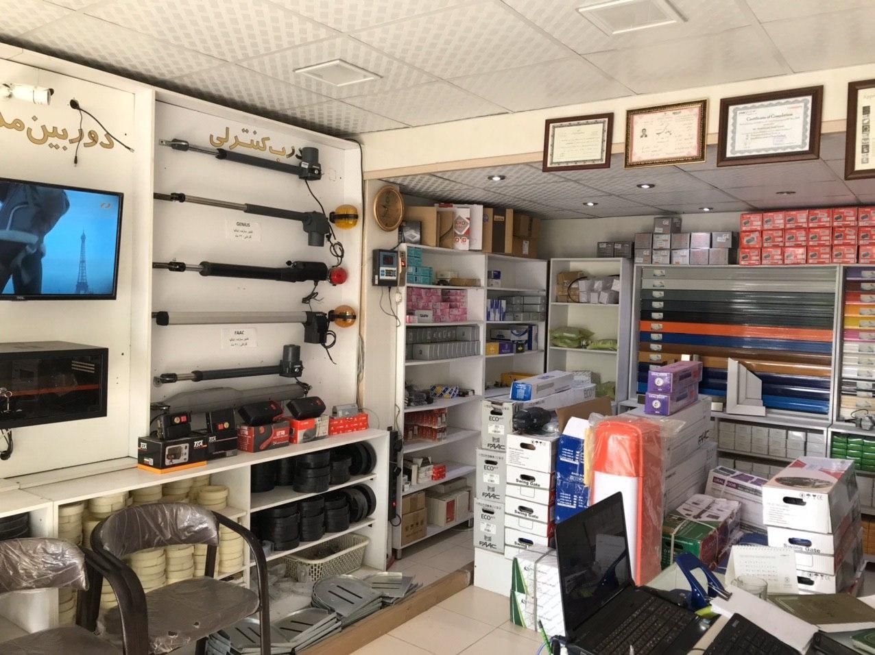 درب کنترلی جک پارکینگی/کرکره/ شیشه سکوریت اتوماتیک|خدمات پیشه و مهارت|یزد, |دیوار