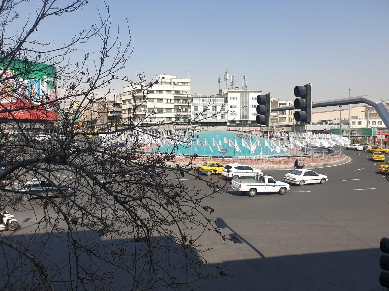 ساختمانی با 3500 متر بنا میدان انقلاب (اجاره یکجا)|اجارهٔ دفتر کار، اتاق اداری، مطب|تهران, میدان انقلاب|دیوار