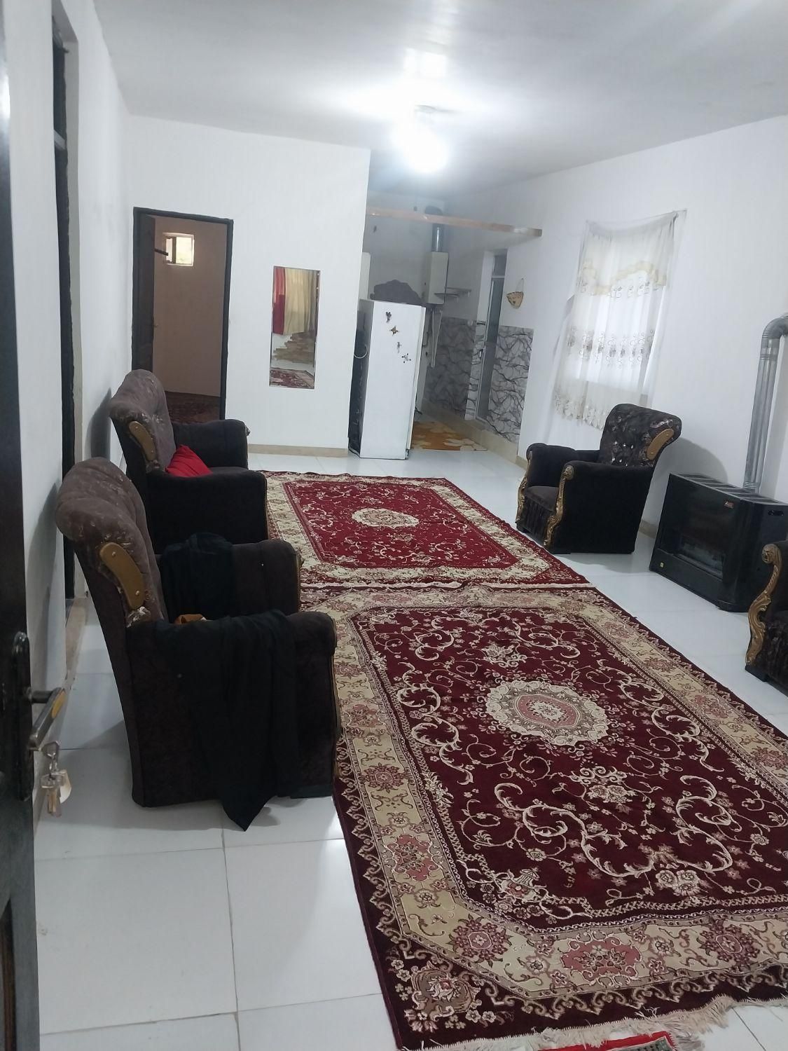 اجاره کوتاه مدت/فضای باز و سرسبز/رشت/مناسب خانواده|اجارهٔ کوتاه‌مدت ویلا و باغ|رشت, آب و برق|دیوار