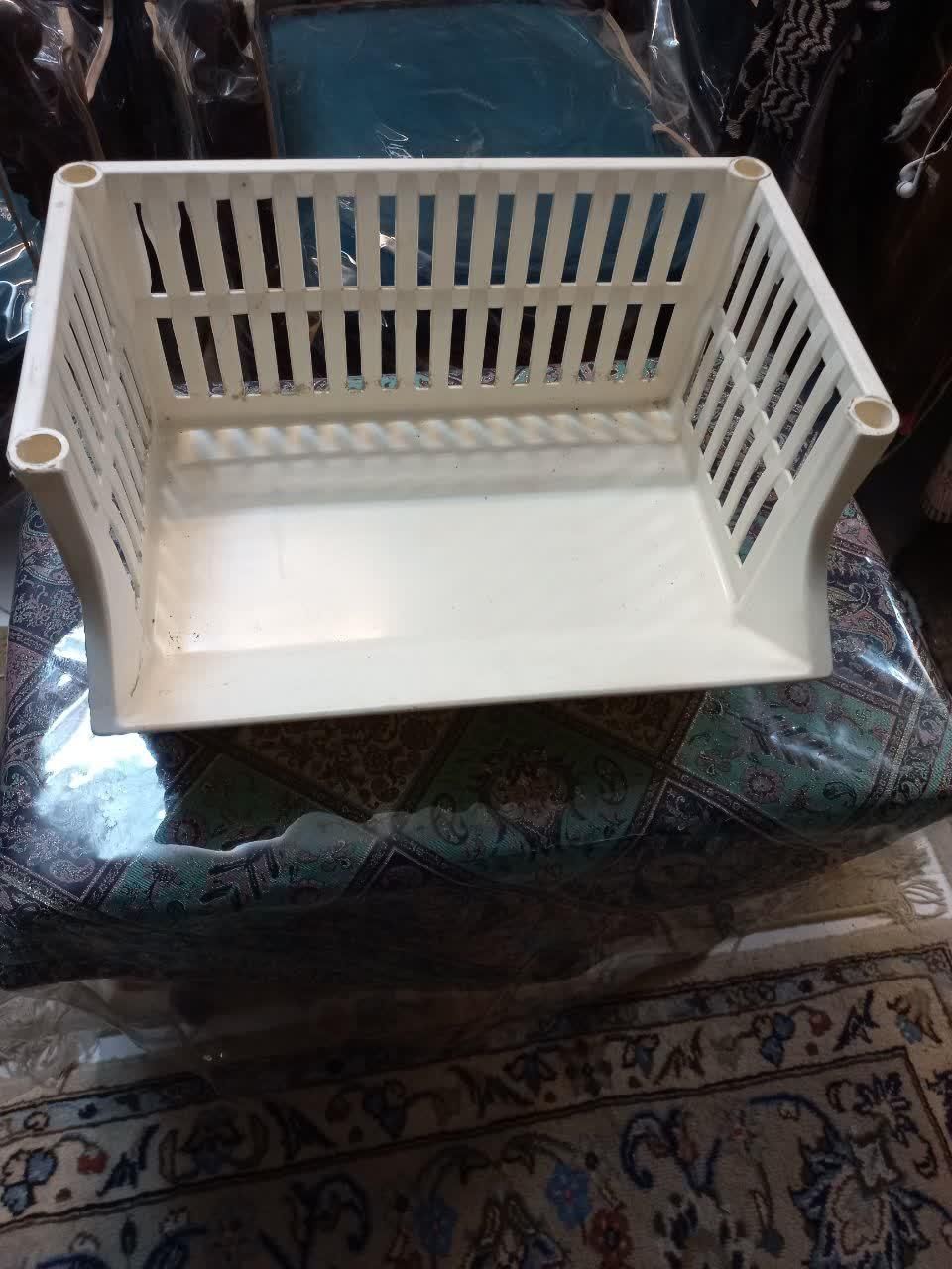 سبد پایه دار طبقاتی برای مغازه|کتابخانه، شلف، قفسه‌های دیواری|اصفهان, باغ زیار|دیوار